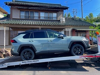 RAV4のフィルムを施工